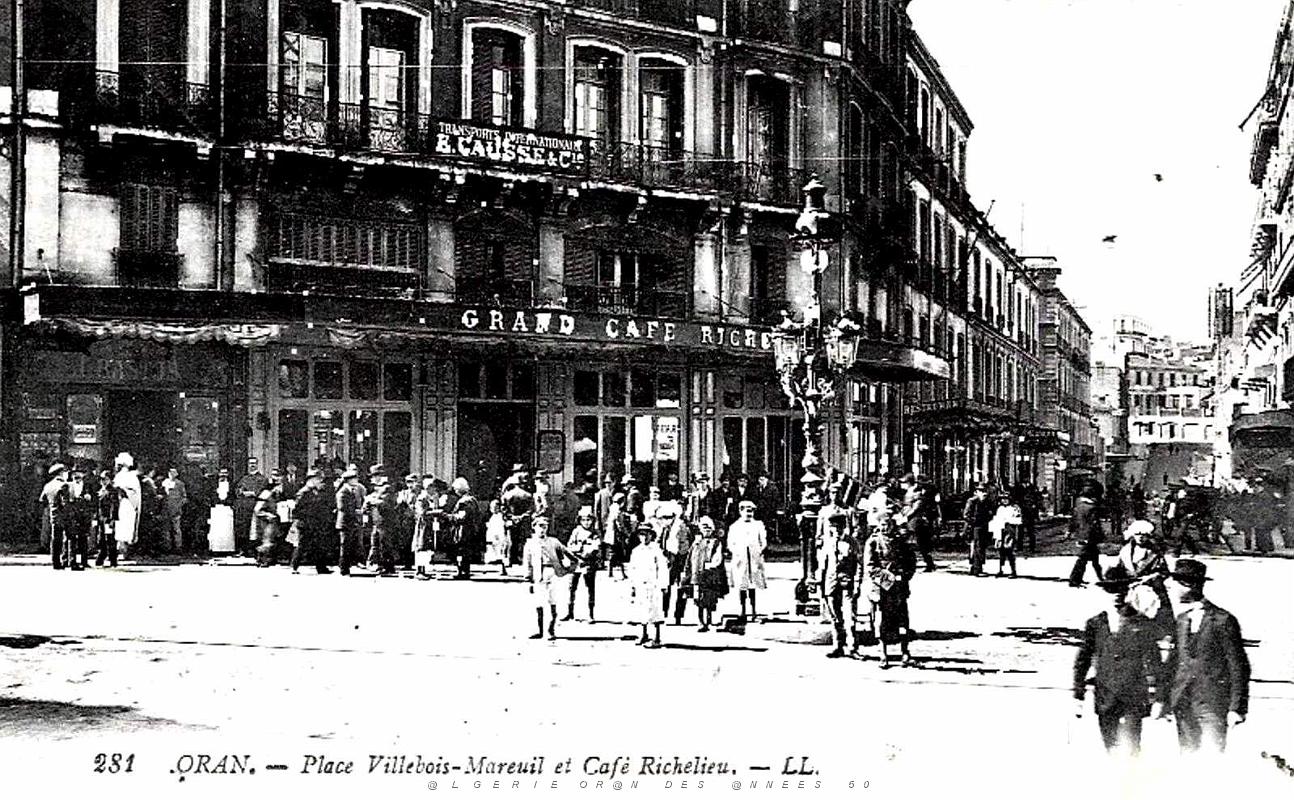 1636- Oran - Place Villebois-Mareuil.jpg